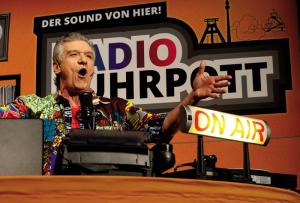 Von rockigen Hymnen wie ›Wir sind das Ruhrgebiet‹ oder ›99 Luftballons‹ bis hin zum traditionellen ›Steigerlied‹ als Hip-Hop-Version mit Beatboxer – auch die Songs haben ihre Wurzeln im Revier. Achtung: Ohrwurmgefahr! (© Foto: RADIO RUHRPOTT)