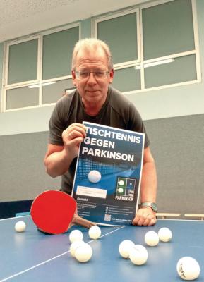 Nach jahrelanger Pause hält er endlich wieder einen Tischtennisschläger in der Hand: Michael Horn. (© Foto: PPP Castrop-Rauxel)